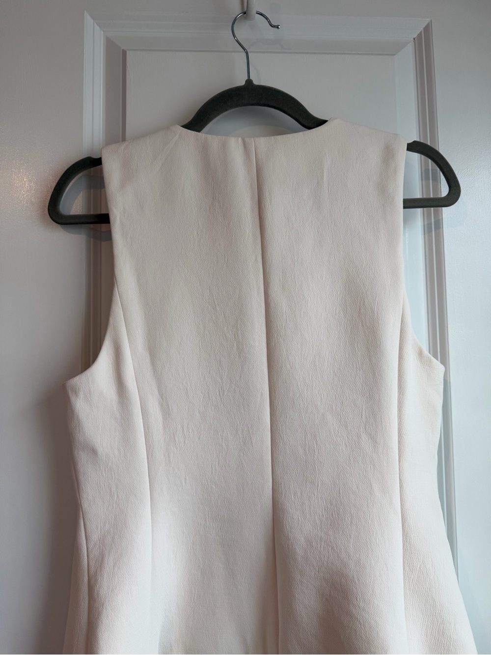 Aritzia Wilfred Women’s Regal Vest Crepette Matte Pearl Size 6 - Picture 5 of 10